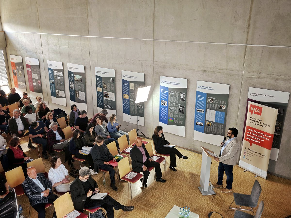 MIA_Bund's tweet photo. Gestern haben wir den MIA-Schwerpunktbericht „Antiziganismus und Wohnen“ vorgestellt – mit vielen guten Gesprächen und wichtigen Impulsen.
Danke an alle Panelist*innen für die engagierte Diskussion zu struktureller Diskriminierung im Wohnbereich.
#Antiziganismus #Wohnen #MIA https://t.co/wo3yRCmI7a