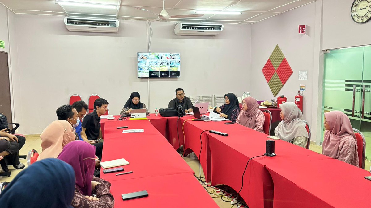 IAQUAS_UPM's tweet photo. Audit Kendiri Perjawatan dan Organisasi (AKPO) I-AQUAS telah berlangsung pada 14 April 2026 di I-AQUAS UPM Port Dickson.

Audit ini bertujuan memperkukuh pengurusan perjawatan dan organisasi ke arah tadbir urus yang lebih cekap, telus dan berintegriti. Terima kasih atas kerjasama https://t.co/iBLv9ibUbf