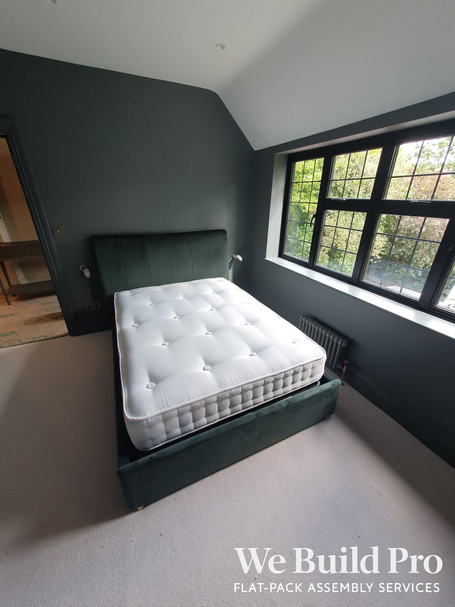we_build_pro's tweet photo. Bed frame done. Deep green velvet base and headboard — suits the dark walls in this room really well.

We Build. So you don't have to.
Need help with yours? 

DM, call, or WhatsApp 07387 113435 for a free quote.

#WeBuildPro #FlatpackAssembly #BedAssembly #BedroomFurniture https://t.co/5tktil8bDT
