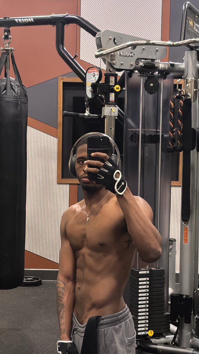 iamvon_'s tweet photo. https://t.co/tfZPYfecPp