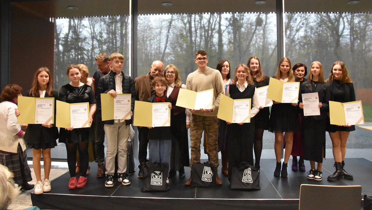 POW_Central's tweet photo. On April 17, the 33rd Poetry Recitation Contest “Let Us Not Forget” will take place at the Museum in Łambinowice. 77 students from the Opole region will participate. 🚌 Departure from Opole at 7:45 (Toropol), return at 15:00.
❗️The museum will be closed on this day❗️ https://t.co/HUWeIkLZym
