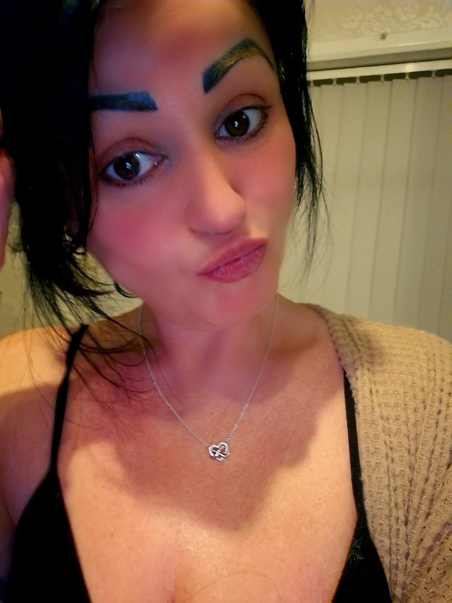 lisajune1980's tweet image. Happy thursday people its my friday.. Yay just a full day of work to get through #lastworkingdayoftheweek #thursday