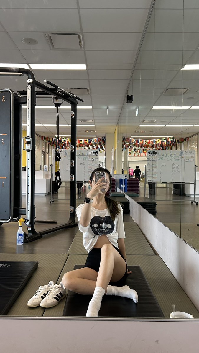 lnln798182's tweet photo. XDM  行情不好的时候，运动下，看看美女吧

#LibertyCatNFT #NFT #互fo https://t.co/Pz9RukiaMw