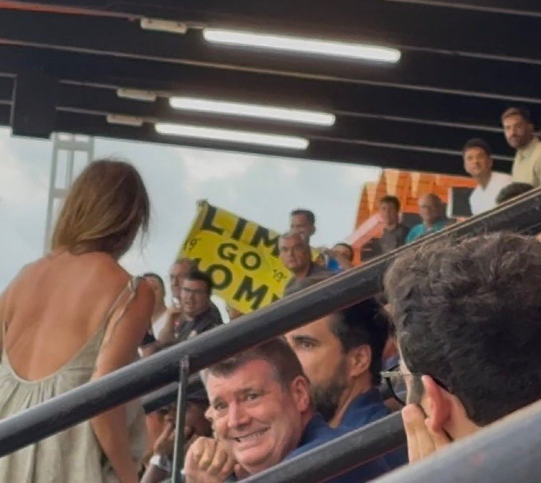 <a href="/PakitoVCF/">Paco</a> Bon día Amic
Passa un Bon Dijous.
Fort abraç.
#LimGoHome