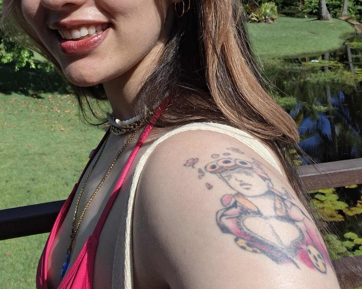 veronica 🐎 tweet media