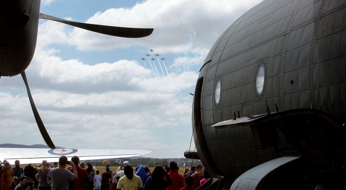 AusAirForce's tweet image. #AusAirForce is excited to take part in the biennial @CanberraAirport Open Day this Saturday. See our C-27J Spartan aircraft, a warbird, and the Air Force Balloon. Our Roulettes and 100SQN are sure to impress with their flying displays. 
#YourADF #Canberra