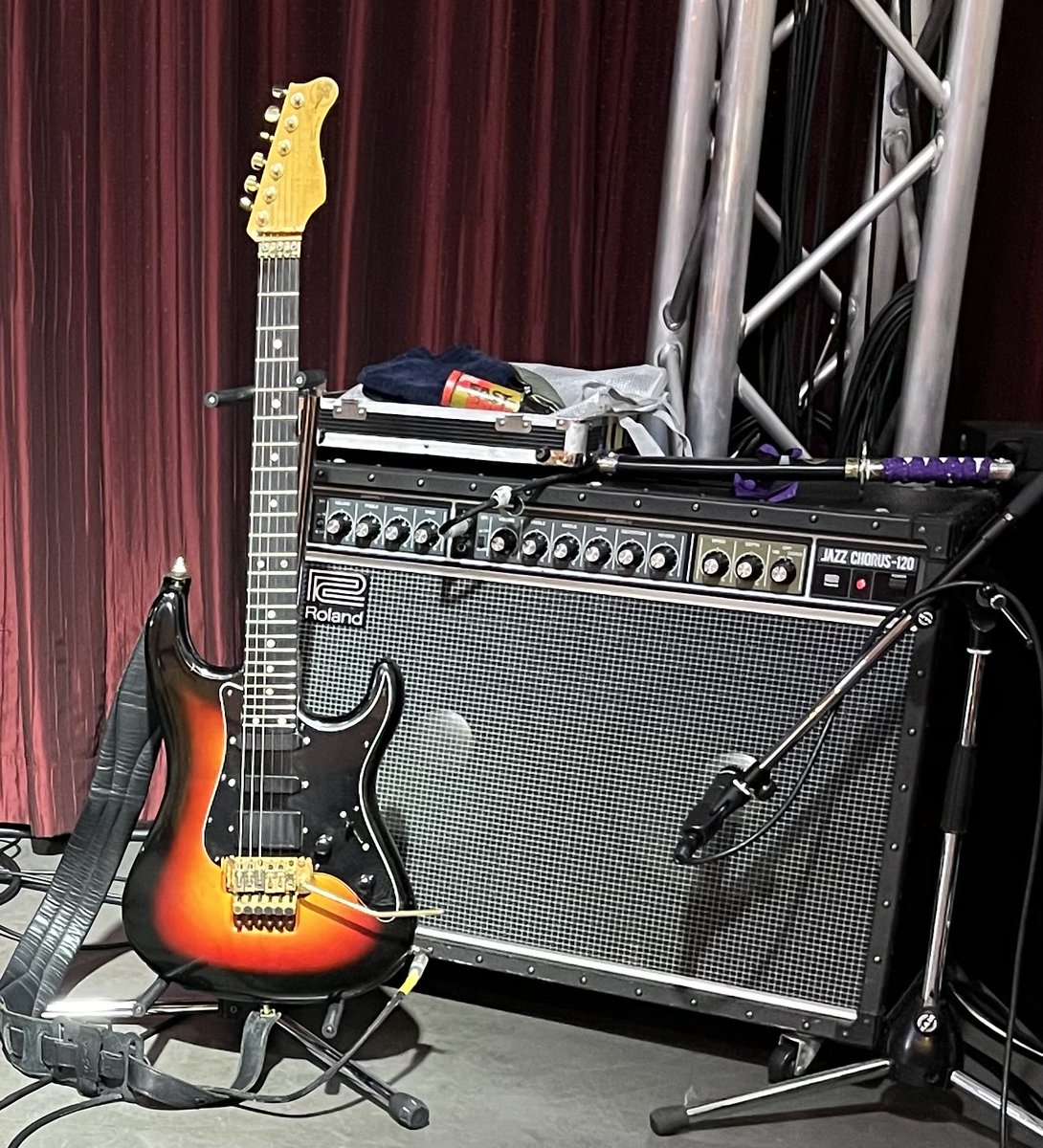 頂き物のガシャポン〜
よく使用するギターアンプRoland JC-120
細部までよく出来てます👌
この感じウレピ〜😊

#ガシャポン 
#rolandjc120