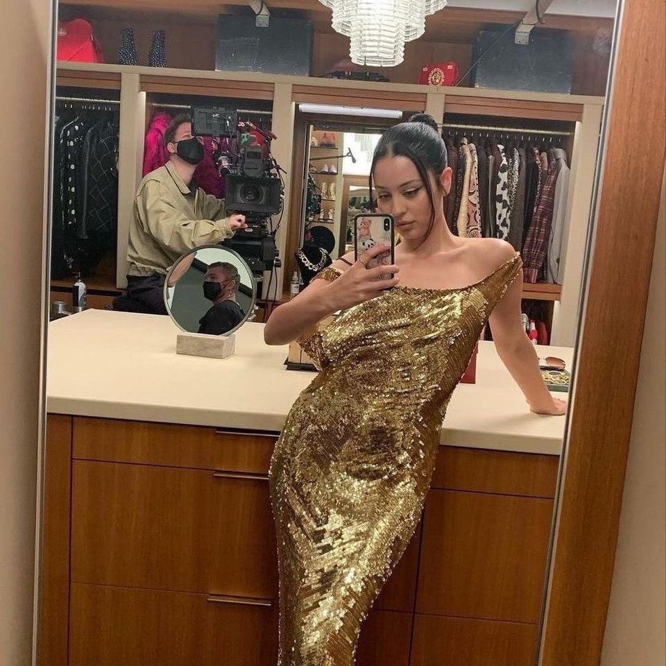 𝐳𝐨𝐞 tweet media