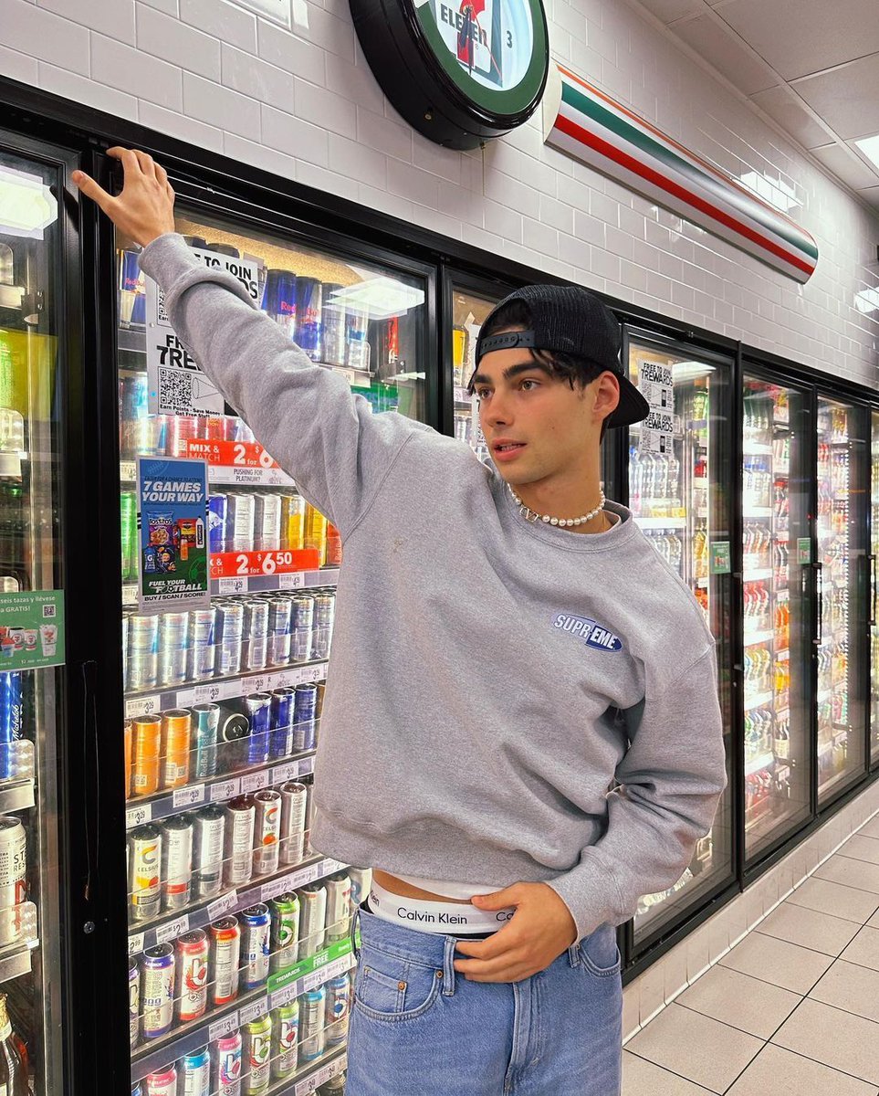 Parody | Viktor tweet media