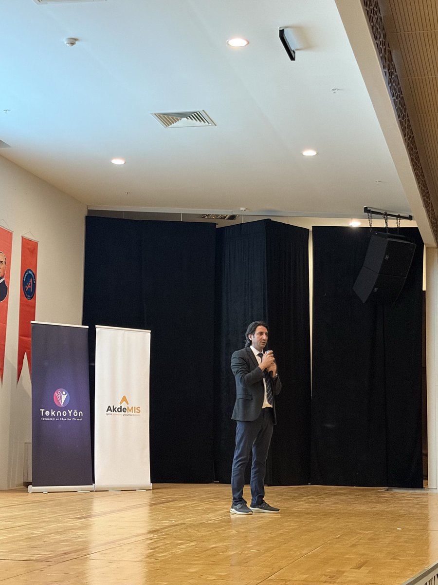 EticSoft's tweet photo. Finans ve teknolojinin kesişiminde yer alan FinTech, iş dünyasını dönüştürmeye devem ediyor. Üniversite öğrencileriyle bir araya gelerek dijital finansın bugünü ve geleceğini konuştuk, kariyer fırsatlarını paylaştık.
#FinTech #DijitalDönüşüm #KariyerFırsatları #GençYetenekler https://t.co/YVaaMilV0u