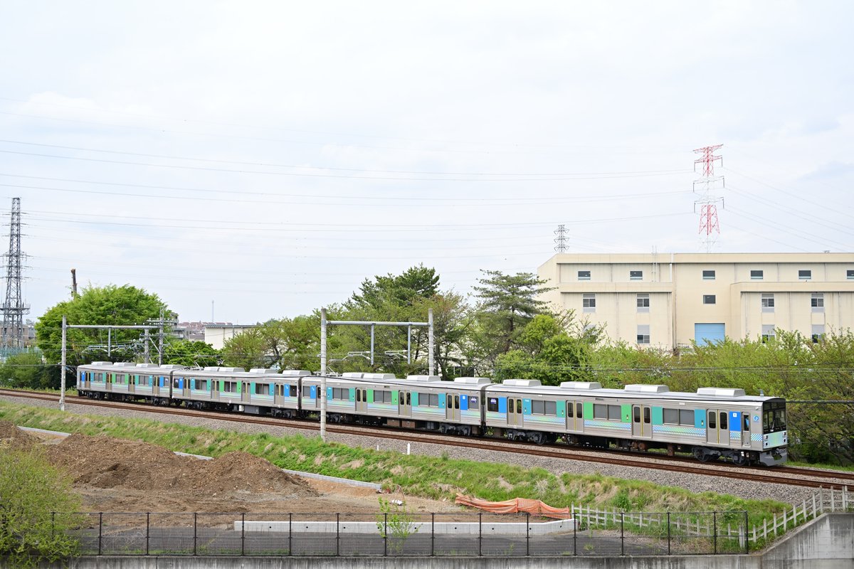 Norakuron2's tweet photo. R8.4.15
9974列車 7104F
明るい時間帯に多摩湖まで入線
※4K対応 https://t.co/m05bZotoak