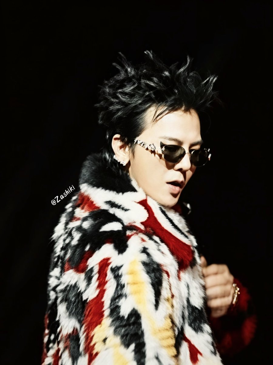 so hot🥵

#GDRAGON #지디 #지드래곤 #권지용  #權志龍 #BIGBANG_IS_BACK #BANGCHELLA