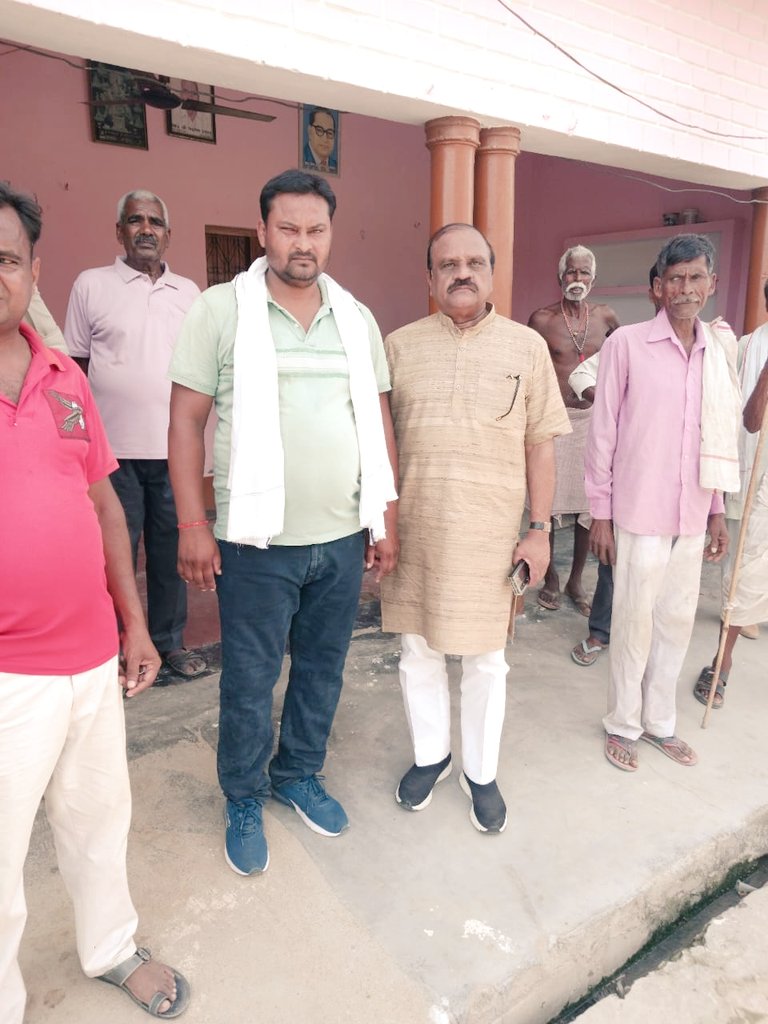 AmareeshL's tweet photo. हरदोई से जनप्रिय लोकसभा आदरणीय सांसद श्री @MpJaiprakash  जी आपको जन्मदिन की हार्दिक शुभकामनाएं।
ईश्वर से प्रार्थना है कि आप दीर्घायु हो और हमेशा स्वस्थ एवं प्रसन्न रहें। https://t.co/M5XLkvdvBi