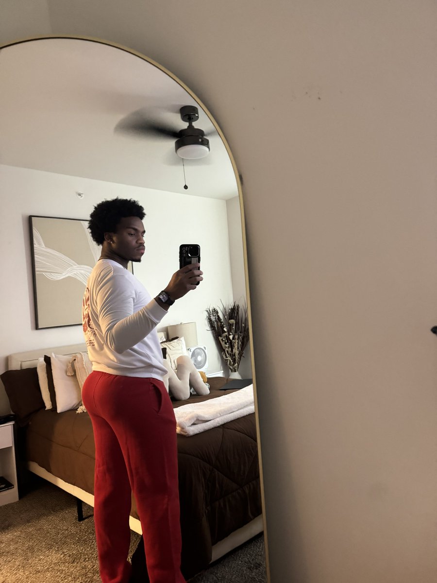 𝚖𝚊𝚛𝚔 🌙 tweet media