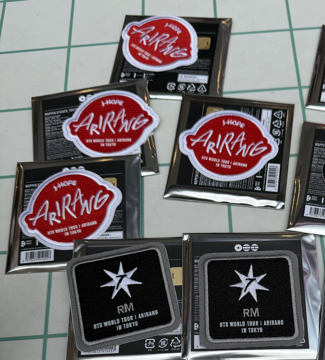 ARIRANG　グッズ　ワッペン交換

譲：RM・J-HOPE
求：上記以外

 4/16～18ドーム周辺で交換又は郵便
 どなたかいましたらよろしくお願いいたします！

#BTS交換
