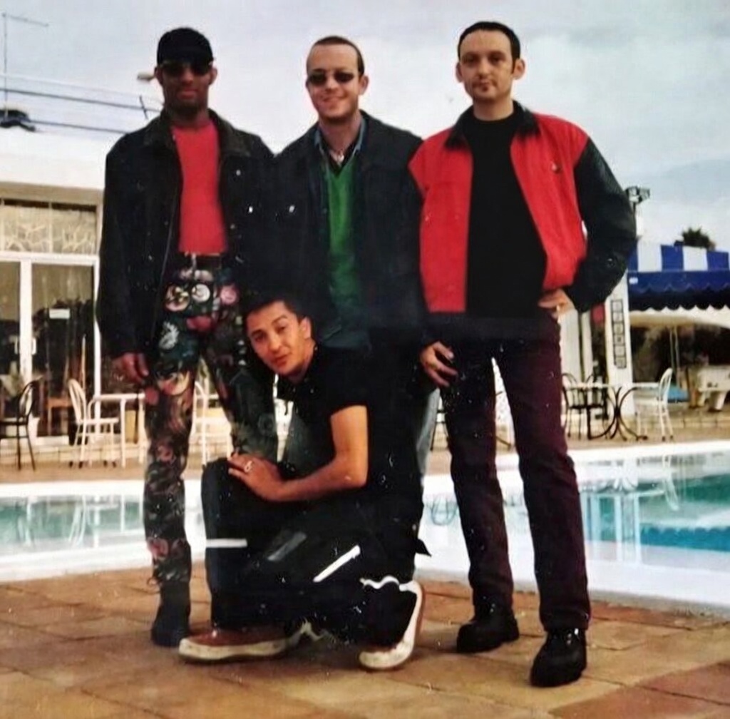 Kadoc_Official's tweet image. David, Daren, Moli (Kadoc) and Jose T. / Las Palmas de Gran Canaria - 1996

Listen to Kadoc here -&amp;gt; rb.gy/le41tv 

#Techno #techhouse #housemusic #rave #oldskool
