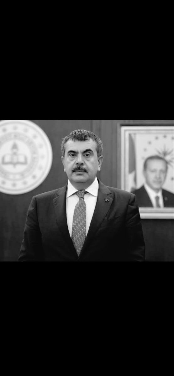 kaderdemir29's tweet photo. Bir ay önce ilahilerle coşan okullarımızı hazmedemediler. 

Gözlerini, Allah peygamber kelamıyla dolan okullarımıza diktiler.

Leş projeleri için de yine çocuklarımızı kullandılar.

İNADINA YUSUF TEKİN
#YusufTekinYalnızDeğildir https://t.co/xti5lu1kud