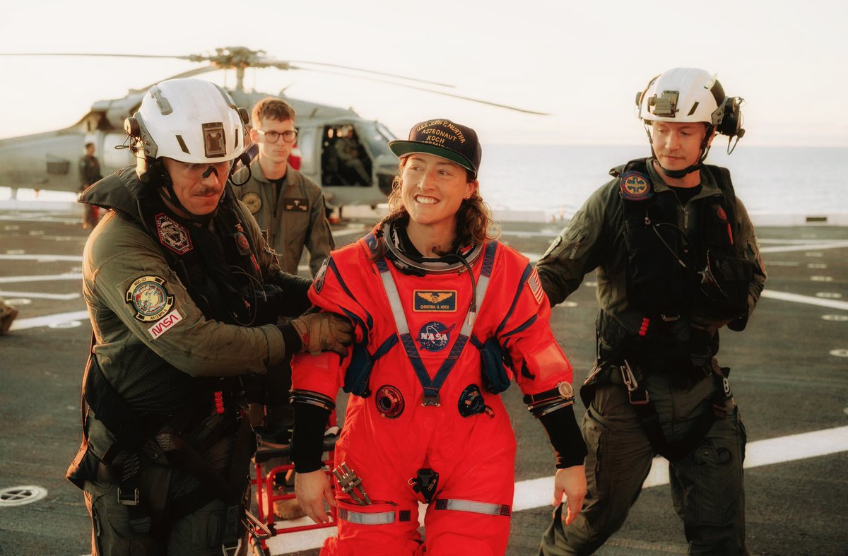 zee ᯓ★ tweet media