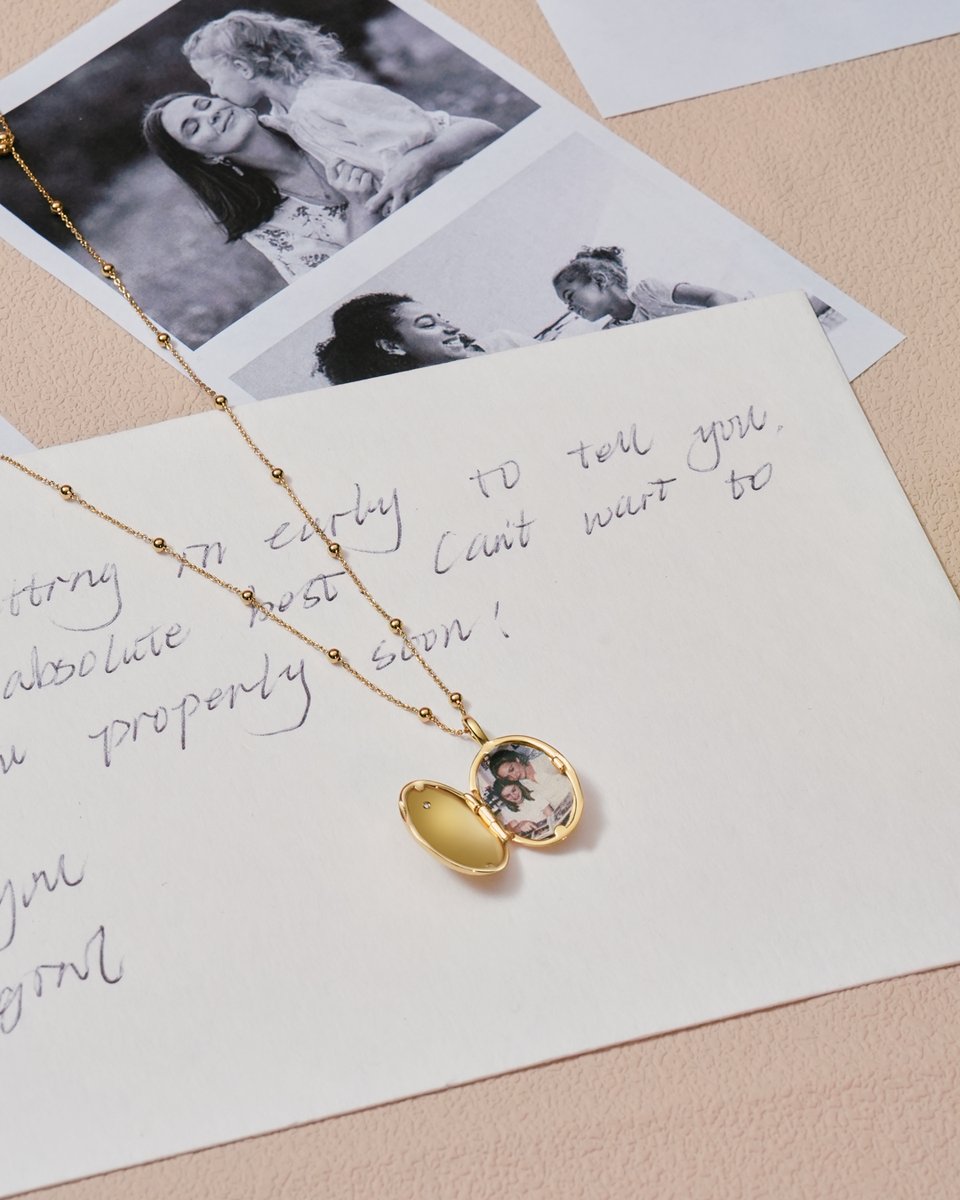 AniaHaie's tweet photo. New arrival: the butterfly locket🦋
Designed to open. Designed to hold. Space for one or two photos, crafted with care.

#AniaHaie #Jewellery #newin #RippleJoy #springjewellery #spring2026 #locketnecklace #internationalmothersday https://t.co/cSwjrZWdZC