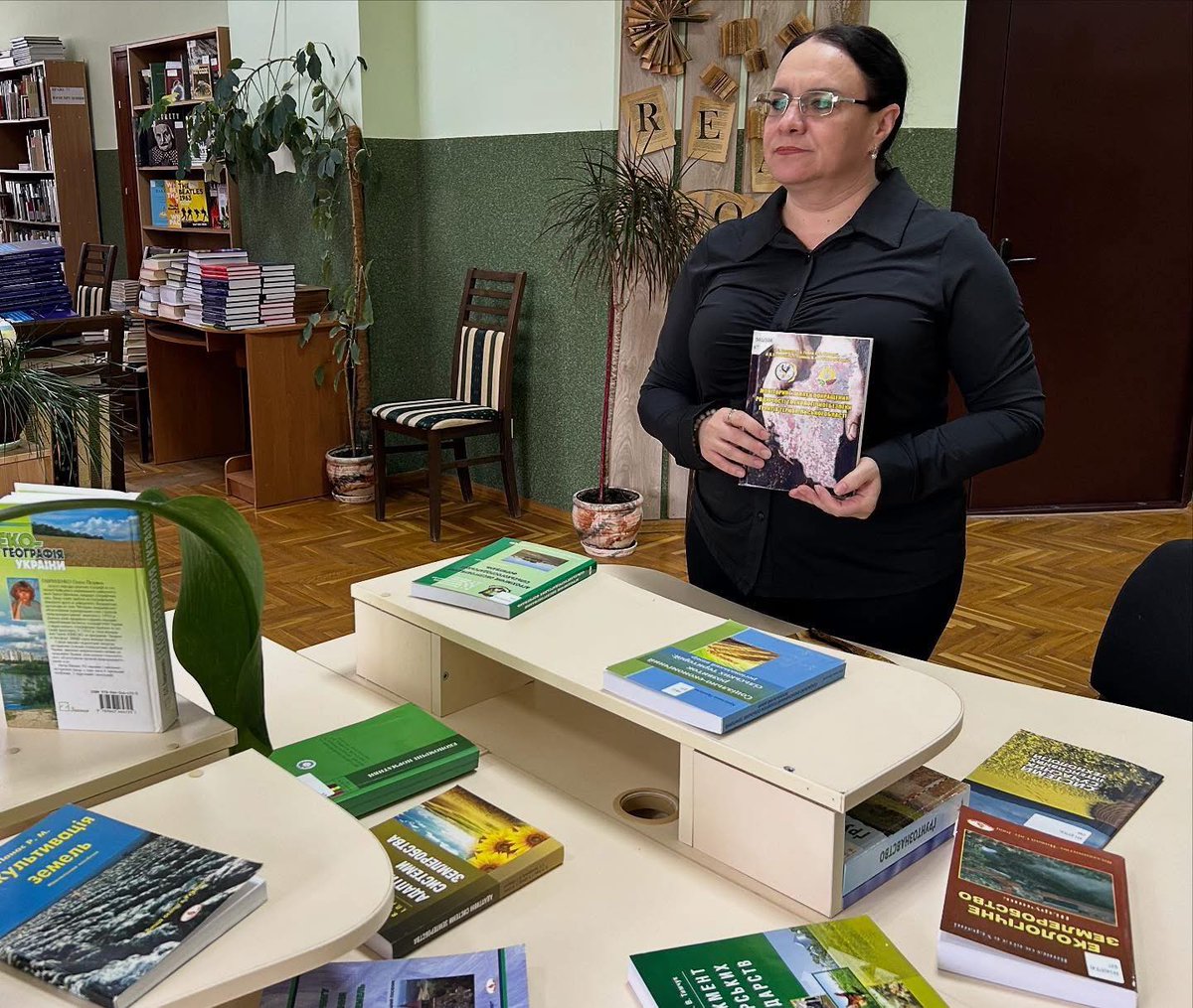 Бібліотека ім. Л. Каніщенка ЗУНУ tweet media