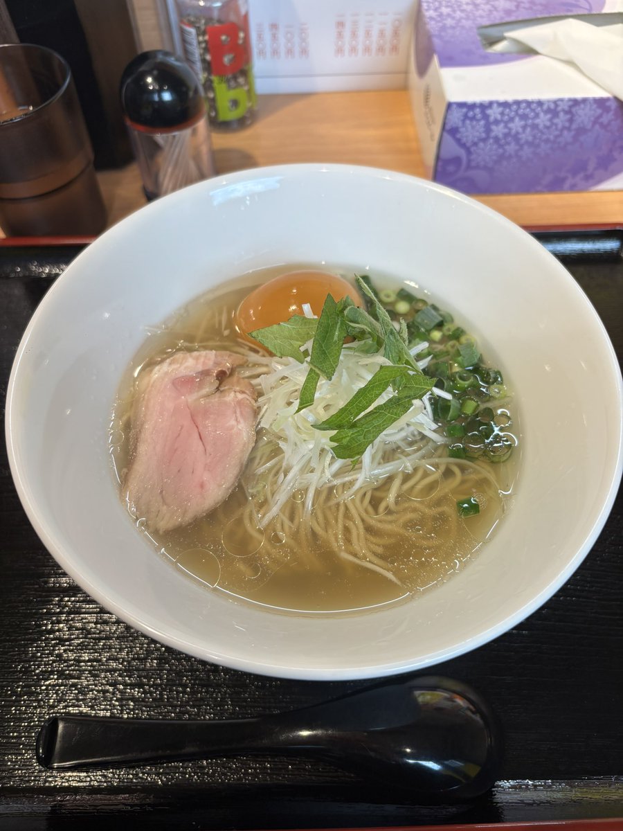 rr_aruchan's tweet photo. 今日は本八幡です❣️

15:00~🈳🪄

🍜七壱ラーメン🍜
牛骨塩ラーメン美味しかった~🐮🫧
本八幡がっつりこってりみたいなラーメン屋さん多いから、こういう綺麗なラーメンうれしい☺️
また行こっ🫶🏻💫 https://t.co/hlcfhkU71A