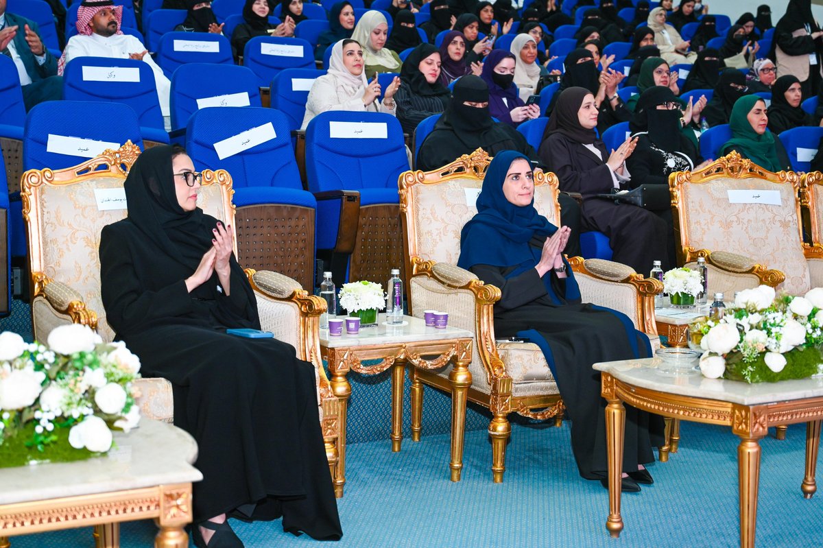 و ضم البرنامج الذي بدأ في نسخته الأولى في يناير 2025م، واستمر لمدة عام كامل مشاركة أكثر من 60 طالبًا وطالبة من مرحلة البكالوريوس، يمثلون تخصصات متعددة، إلى جانب 19 مشرفًا من أعضاء هيئة التدريس وقد شملت هذه التخصصات مجالات متنوعة، منها الصحية، والهندسية، والإدارية، والتقنية،