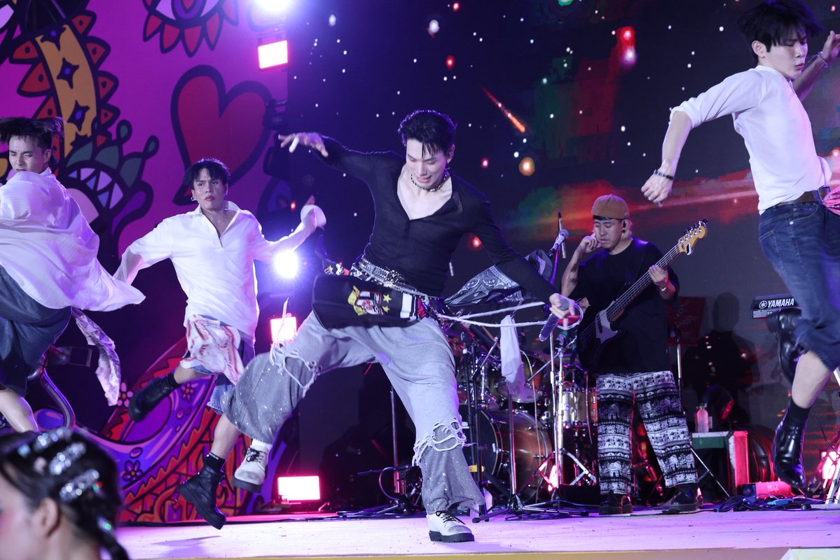 OPEN LABEL tweet media