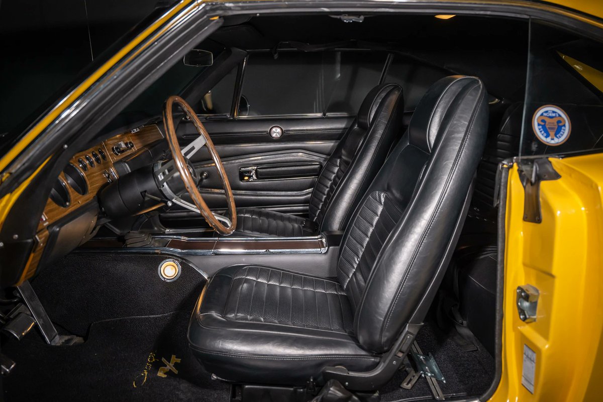 LienhardRacing's tweet image. 1970 DODGE Charger 440 R/T
Matching Numbers: Motor, Getriebe sowie sämtliche Karosserieteile stimmen überein
2013 v. Galen Govier geprüft &amp;amp; entschlüsselt. 
Einer von 1.443 produzierten 4-Gang-Modellen aus dem Jahr 70. Werksfarbe FY1 „Top Banana“ 
CHF 179'900.–
©by 🤳 Vantage Cars