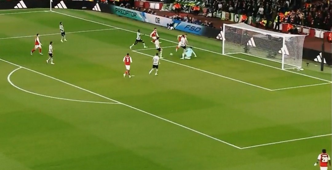 Arteta ball in UCL quarter finals. See where Mosquera and Madueke are 😭😭😭