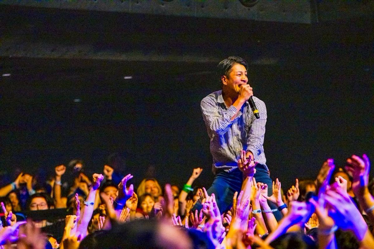 masayuki_web's tweet photo. 今日4/16は四星球シンガー北島康雄の誕生日です🎂

🎊🕺🎤㊗️43歳㊗️🎤🕺🎊

📸
1.@naritoshiktgw 
2.@korotukishiro 
3.@ao_dramatic_aoi 
4.@k_akn35 https://t.co/BAn3e7cCtr