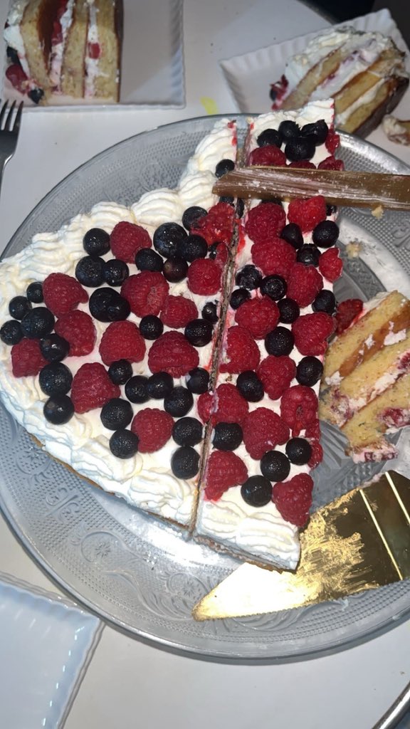 febeleckk's tweet photo. Moi aussi pour un mec sah je suis un monstre https://t.co/zvMqBz8c0D