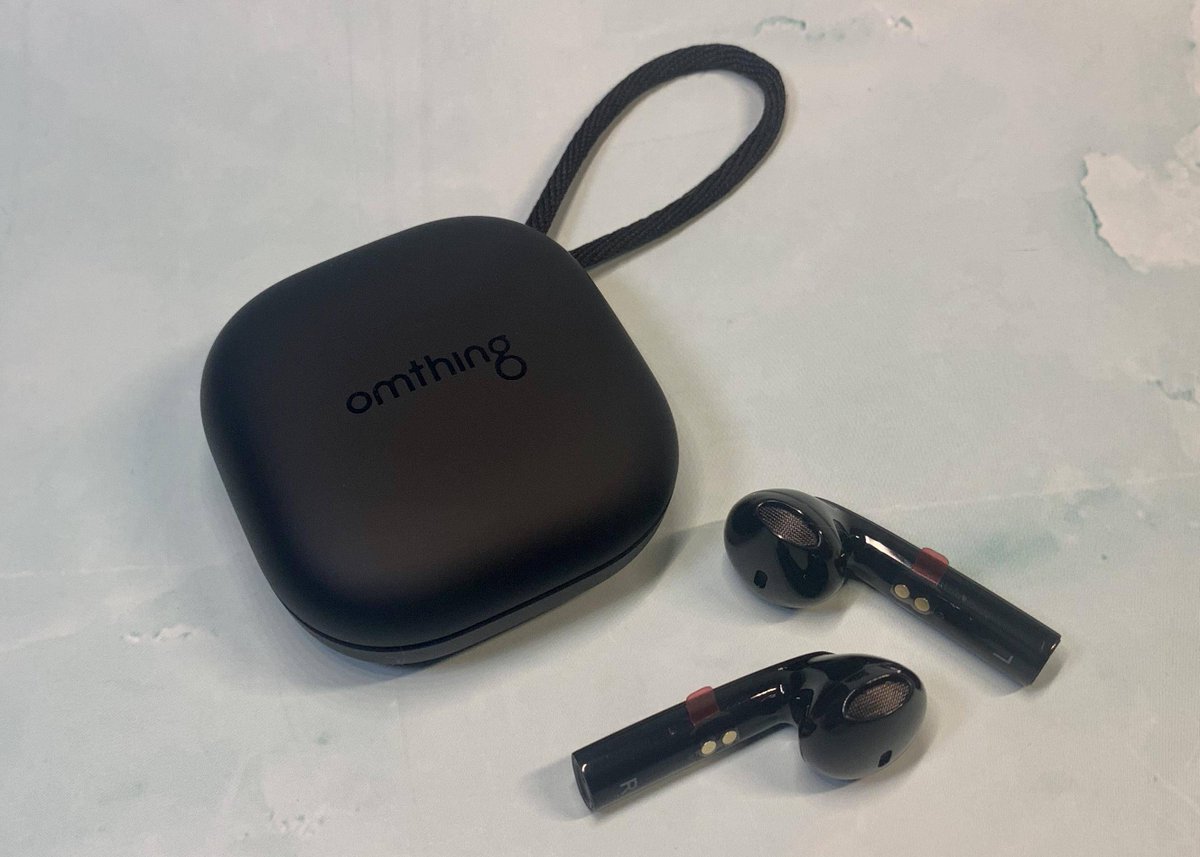 somvillegabi's tweet image. Unboxed my latest parcel – brand-new wireless earbuds! Crisp sound, comfy fit, and arrived in 2 days  #TechUnboxing #FastDelivery