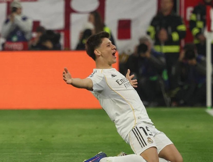 ABD’li yorumcu Roger Bennett: “Sanırım Arda Güler’e Türkçede 'mucize çocuk' diyorsunuz. Bizi izleyen ABD Milli Takımı'na sadece şunu söyleyeceğim, Dünya Kupası’ndaki maçta Türkiye'ye karşı sakın üçüncü bölgede faul yapmayın. Arda Güler sizi cezalandırır. Benden söylemesi