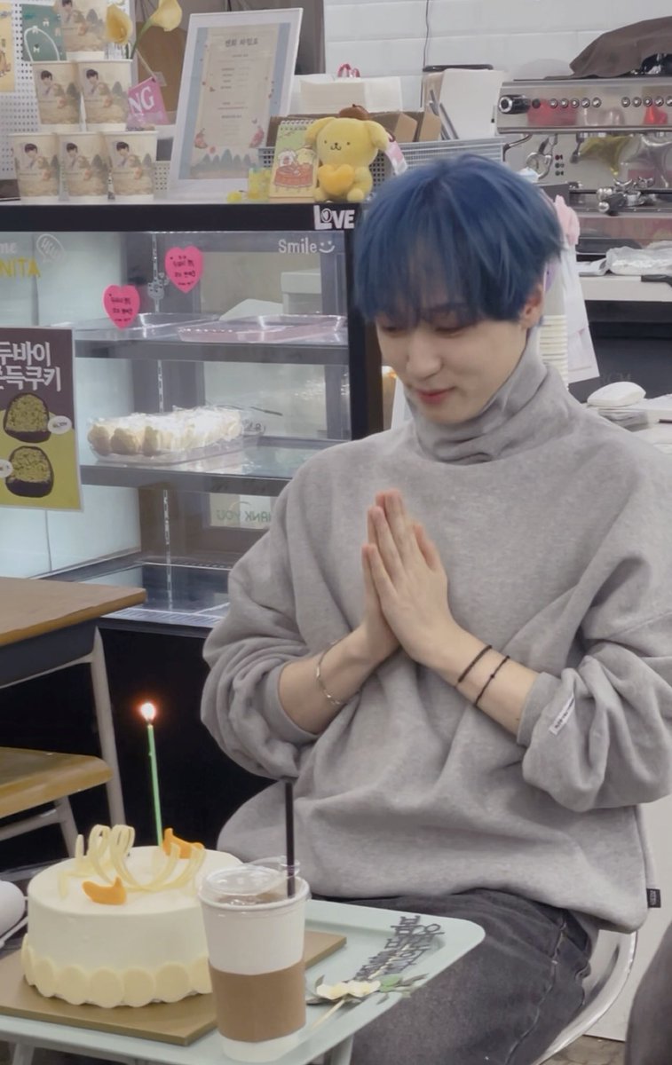 km_siri0415's tweet photo. 꺄아앙아 유노야 생일 축하해💙💙
맨날맨날 생일처럼 행복만 하길!!!

이린님🩷🩷🩷생카 열어주셔서 정말 너무 완전 많이 진심으로 감사드립니다!! 덕분에 예쁜 유노 봐서 행복했고 행복하고 앞으로도 행복할 것 같아요 🤗🤗🤗

#행운이_머문_구름의_날 https://t.co/UxaepyEq8o