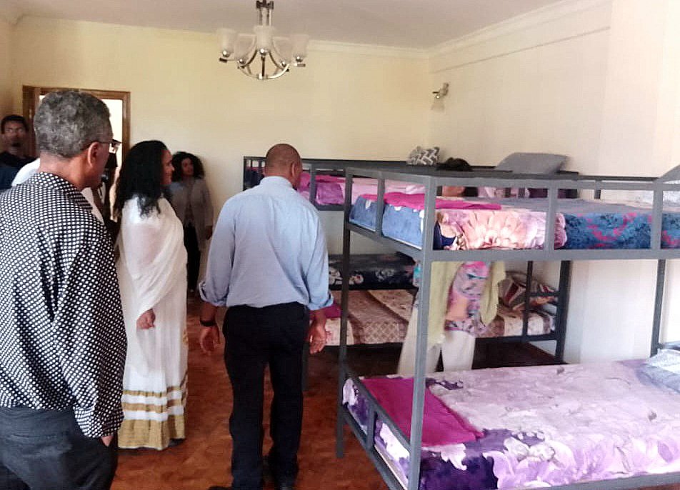 SLOinETH's tweet image. 🇸🇮 Amb. Radej, along with the @SLOinETH Team and representatives from Caritas &amp;amp; local authorities, toured the facility that will house #SlovenianAid shelter for #StreetChildren in Bahir Dar 🇪🇹. The pilot project will also include vocational training for children in #beekeeping🐝.