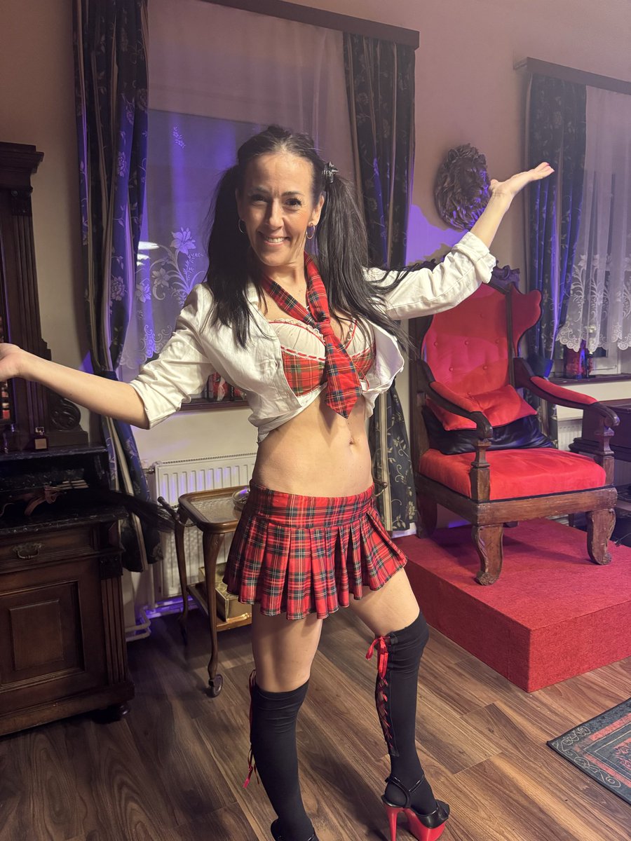 Lady Hanah tweet media