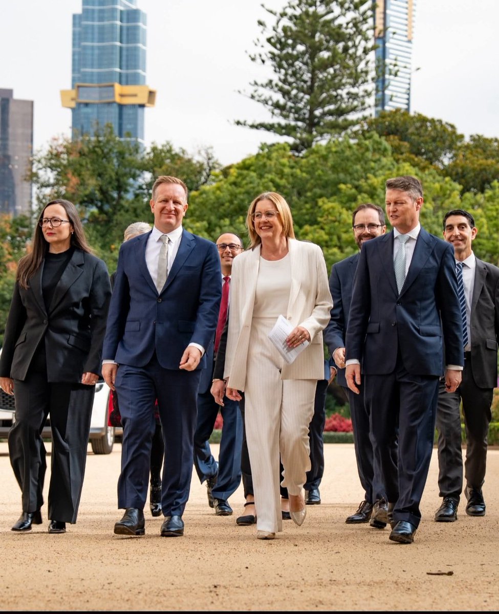 Ladyhawk tweet media