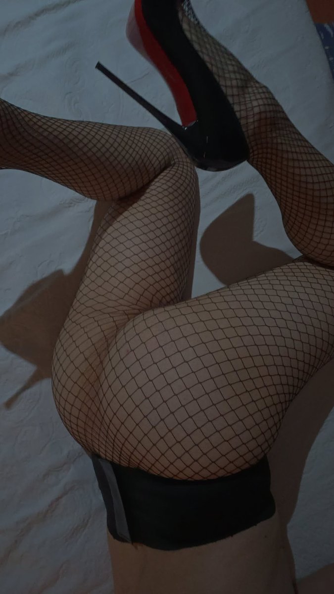 SissyRose tweet media