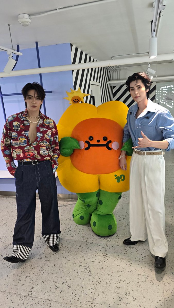 รอยยิ้มกว้างกับท้องฟ้าที่สดใส🌈天空 tweet media