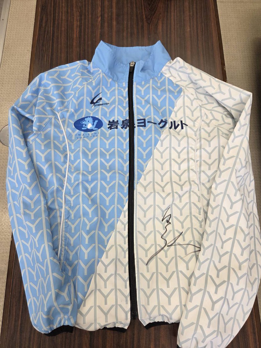 aomorikeirin's tweet photo. ４月25日(土) #青森競輪 フェスタ🎪
選手会チャリティークジ🎯
一回５００円
豪華商品🎁 ➁👇
#新山響平 #佐藤友和
#守澤太志 #佐藤慎太郎 https://t.co/D7agllZQew
