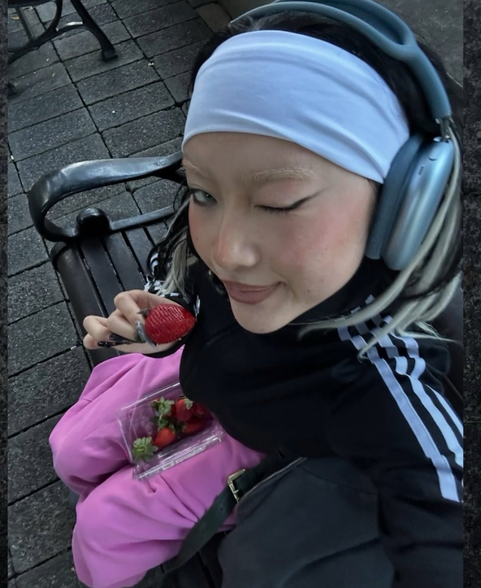 신 tweet media