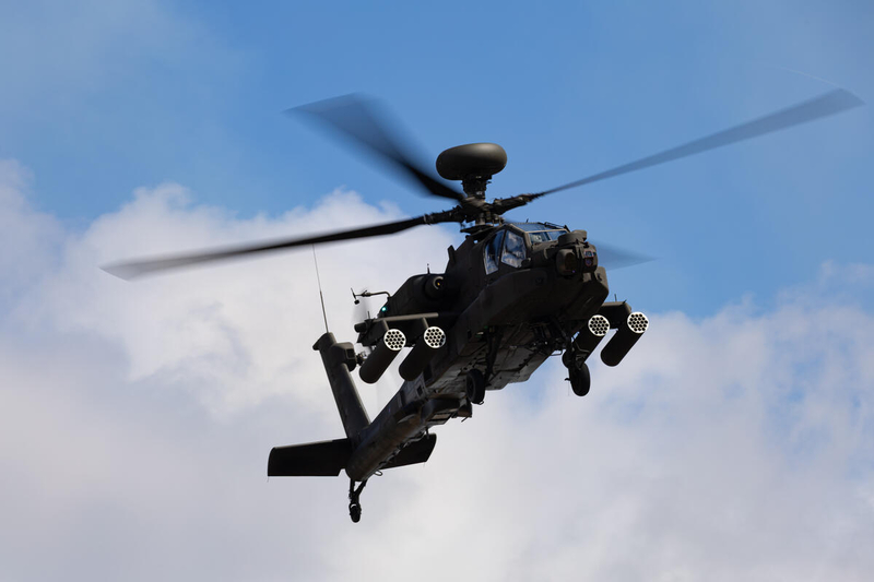 BoeingUK's tweet photo. Boeing Defence UK welcomes a historic £879 million @defenceES contract to provide long-term maintenance and support for the UK’s Apache and Chinook helicopter fleets under the Rotary Wing Enterprise (RWE) programme.

More: https://t.co/aCy35f7yef https://t.co/M0pEaQXqCG