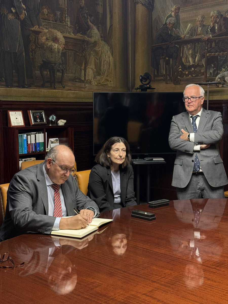 Colegio Notarial de Cataluña tweet media