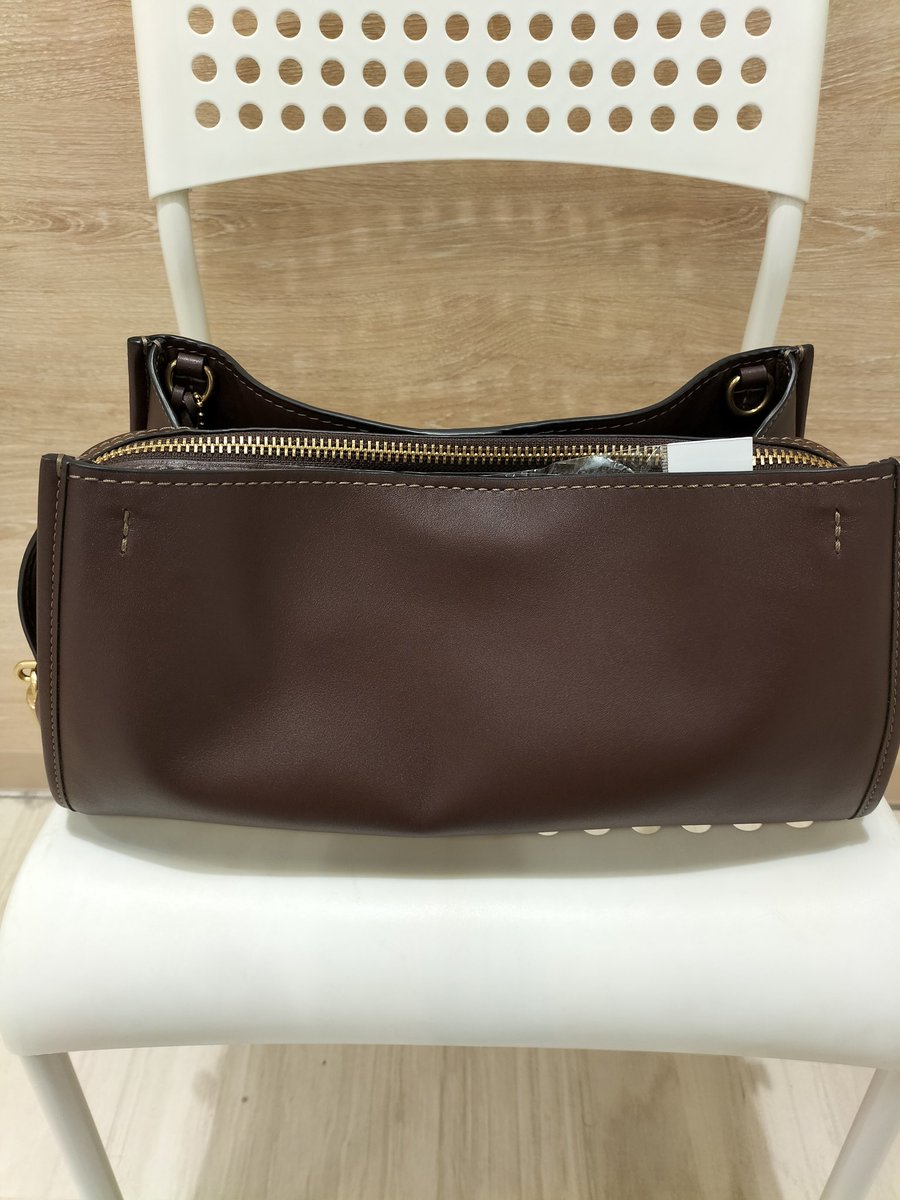off_marinpia's tweet photo. COACHさんのバッグ入荷いたしました！とても状態が良く、ショルダーや保護袋など付いております！是非オフハウスイオンマリンピア専門館店でお待ちしております！！ https://t.co/qCPDQyws5r