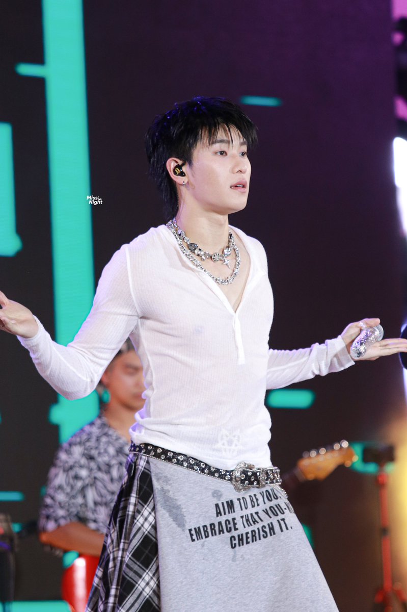 MissNightKim's tweet image. เป็นคนสวยอะครับ 🤷🏻‍♂️
@TOTOGABACK 

DAOUOFFROAD SONGKRAN26 ICONSIAM 

ೃ⁀➷🚗ᥫ᭡¦150426
#DAOUOFFROADxICONSIAM
#ออฟโรด #offroad #offroadKTP