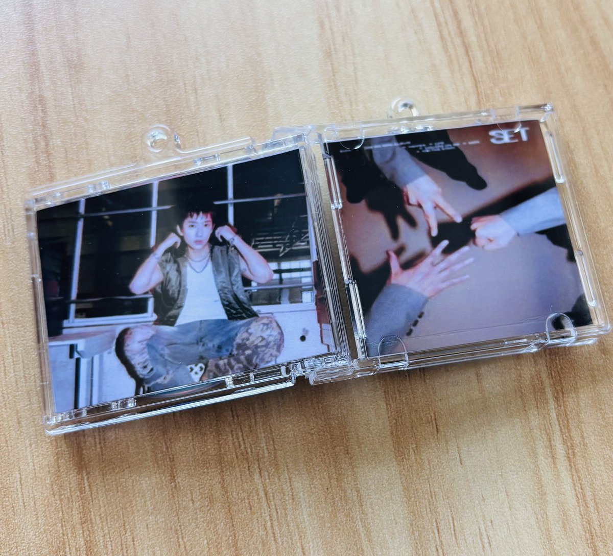 Aimomo_mommie's tweet image. B1A4 9th Mini Album 【𝐒𝐄𝐓】のMiniキーホルダーを早速作ってみました❣️
自己満足😁
早く本物のアルバム💿を手にして極力本物に近づけたいな〜❤️
近いうち久しぶりにプレゼント企画も出来たらと‥
希望者いるかな⁇
#B1A4
#SET