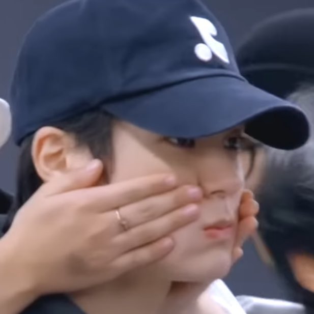 아따 :3 tweet media