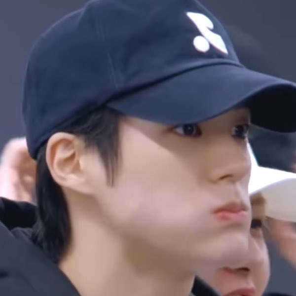 아따 :3 tweet media