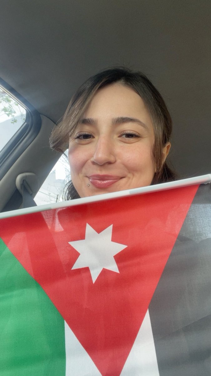 يوم العلم الأردني 🇯🇴 
اِرفعه بفخْر🖤