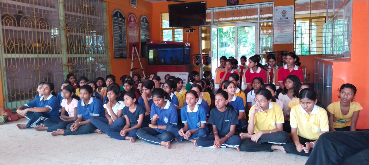 jnvmsdwb's tweet photo. Solo Song inter house competition was conducted on dt. 15.04.2026 under CCA programme at PM SHRI JNV Murshidabad W.B. Students are participated and enjoyed the programme lot. #JNVActivity #CCA2026
@NVS_HQ
@EduMinOfIndia https://t.co/P4hyxADLJz